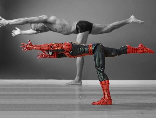 Joga ze Spider-Manem. Superbohater też ćwiczy!