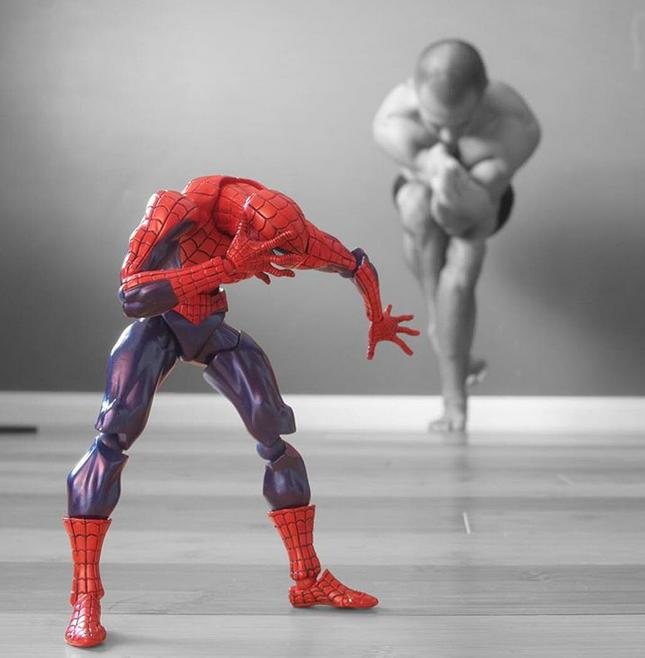 Joga ze Spider-Manem. Superbohater też ćwiczy!