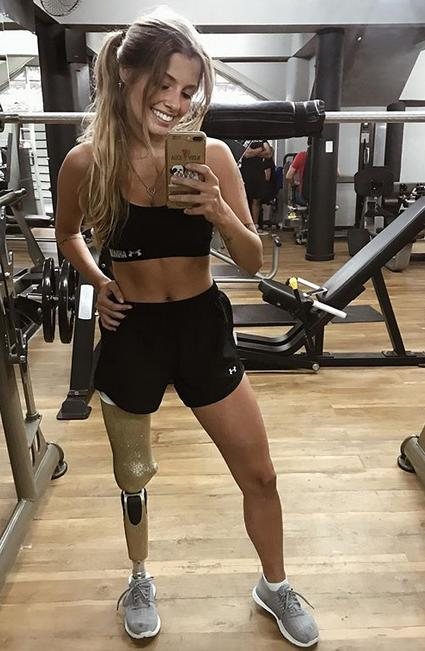 Ma protezę nogi i trenuje na siłowni. Brazylijska modelka Paola Costa motywuje jak nikt inny!