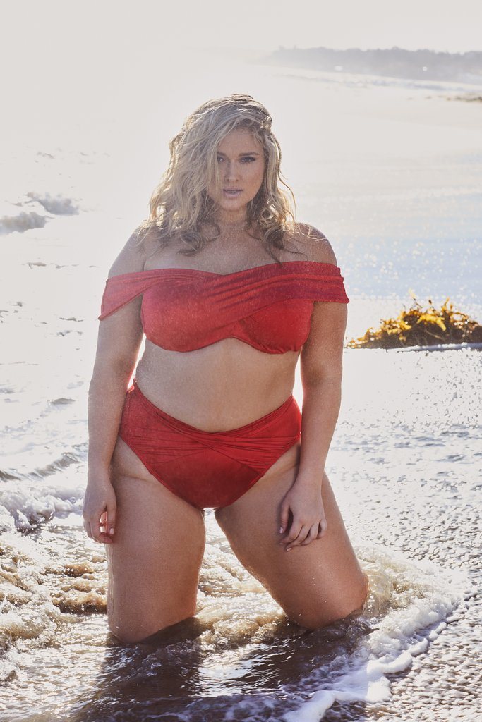 Stroje kąpielowe plus size 2018! Zobacz kolekcję modelki Hunter McGrady