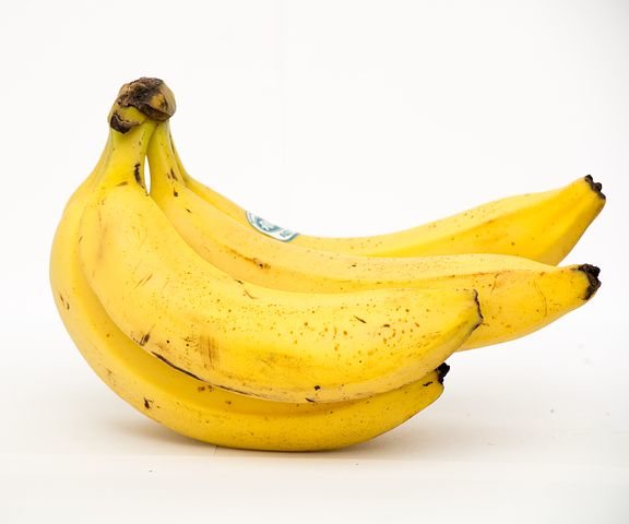 Jakich owoców unikać przy odchudzaniu? Banany
